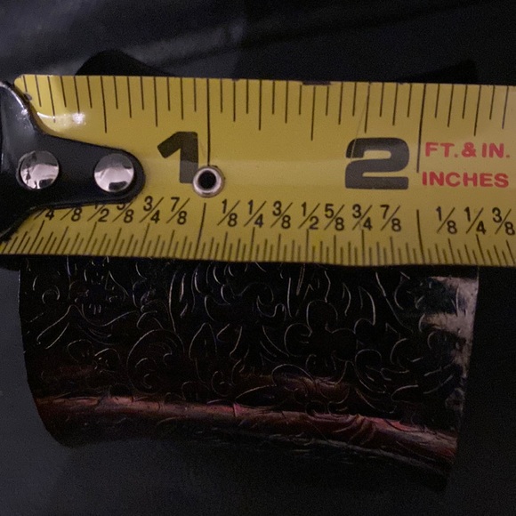 #5- Vintage Pewter engraved design cuff bracelet - Picture 8 of 8